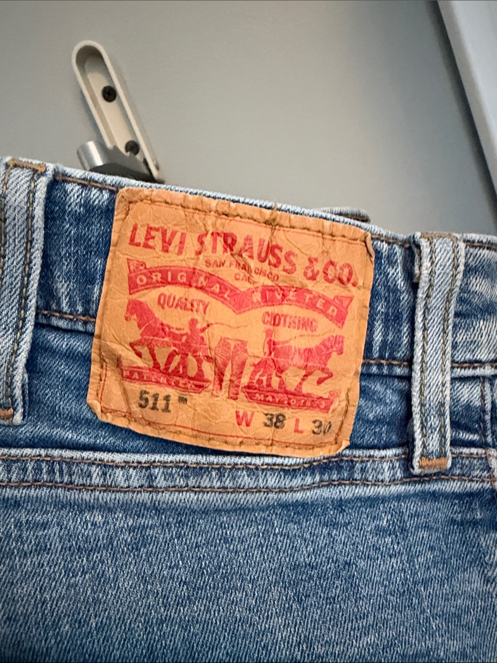 Levi's 511 Slim Men’s Jeans in Light Blue Denim with Tan Patch